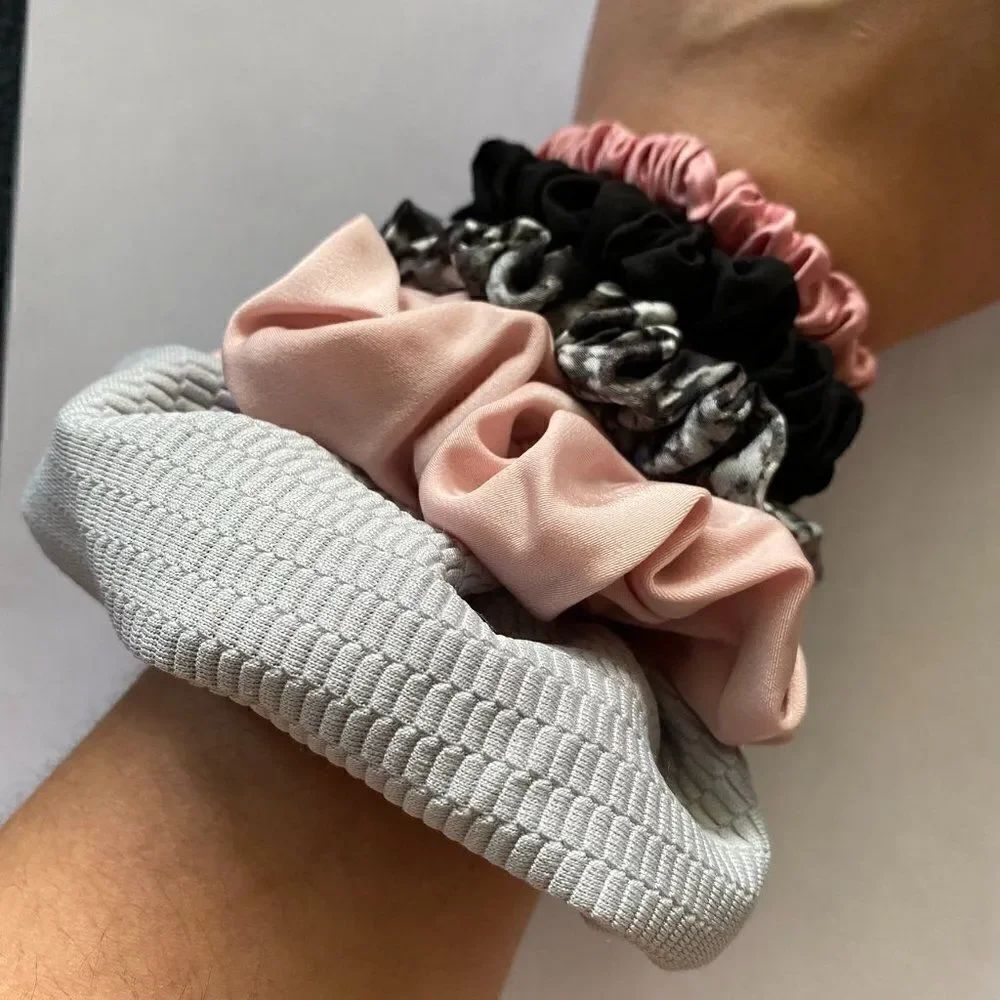 Set of 5 Scrunchies - Gray Snakeskin Pink